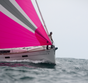 Le tissu Dacron croisière pour votre voile de bateau - Polyester en coupe  horizontale - Sails Concept